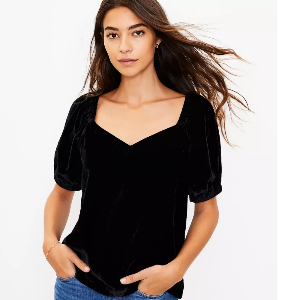 Loft Black VNeck Puff Elastic Sleeve Half Sleeve Viscose Blend Velvet Top Small